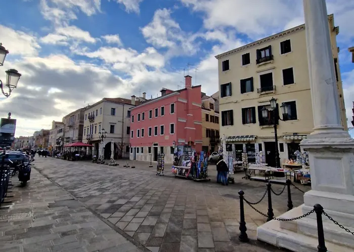 Piazzetta Vigo 公寓 *